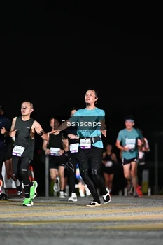 Runner Photo 2410503
