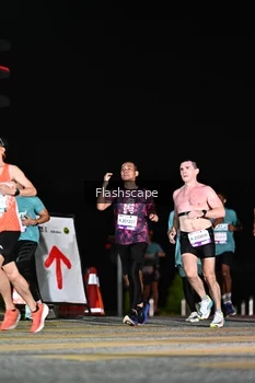 Runner Photo 2410524