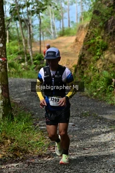 Runner Photo 2413874