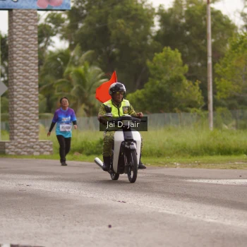 Runner Photo 2421341