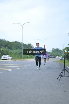 Runner Photo 2433878