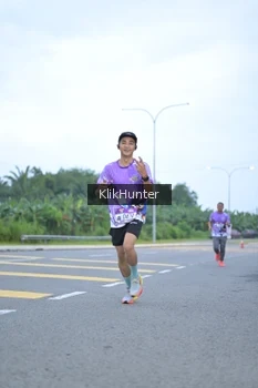 Runner Photo 2433882