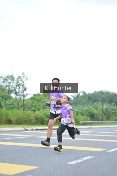 Runner Photo 2433976