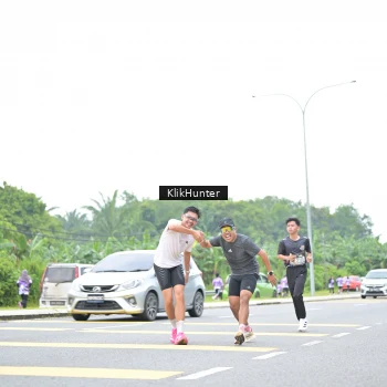 Runner Photo 2435136