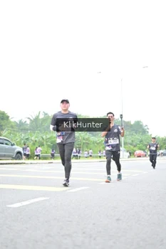 Runner Photo 2435441