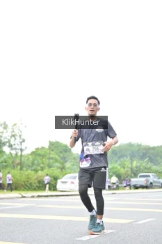 Runner Photo 2435450