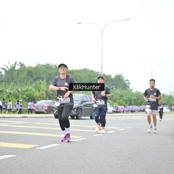 Runner Photo 2435835