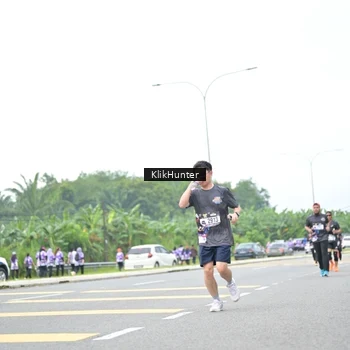Runner Photo 2435844