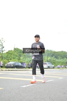 Runner Photo 2436038
