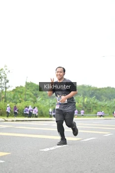 Runner Photo 2436069