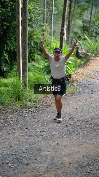Runner Photo 2450138