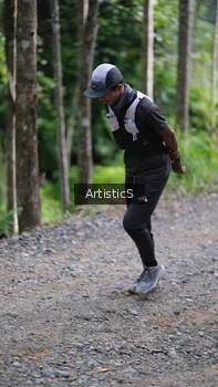 Runner Photo 2450251