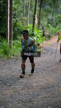 Runner Photo 2450544