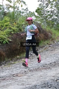 Runner Photo 2459024