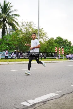 Runner Photo 2484688