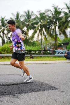 Runner Photo 2490574