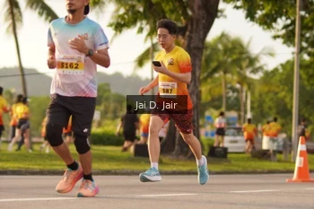 Runner Photo 2504942