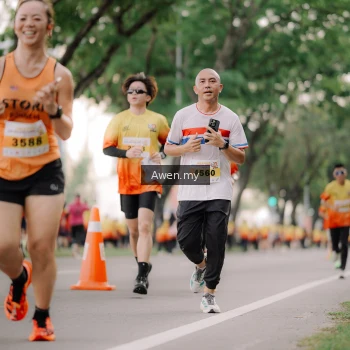 Runner Photo 2536812