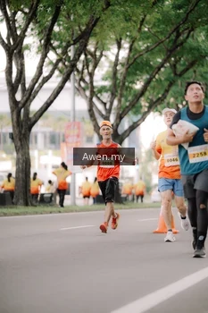 Runner Photo 2538191