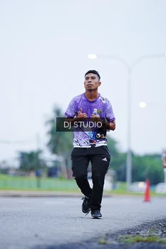 Runner Photo 2554589