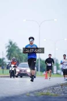 Runner Photo 2555823