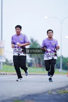 Runner Photo 2556275