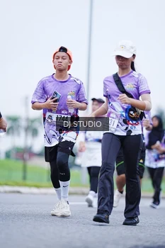 Runner Photo 2562472