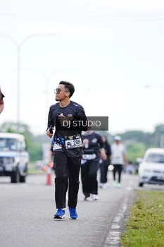 Runner Photo 2604895