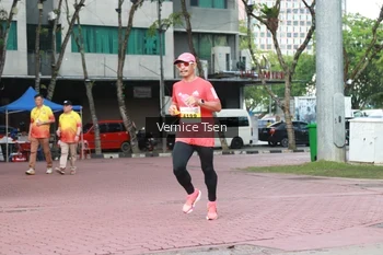 Runner Photo 2650024