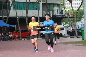 Runner Photo 2650028