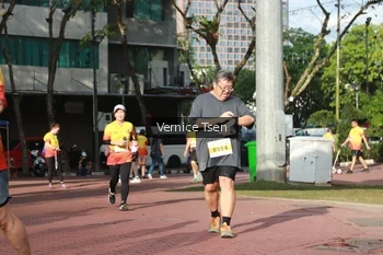 Runner Photo 2650718