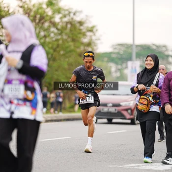 Runner Photo 2671639