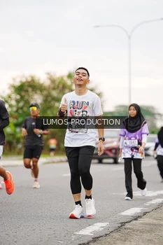 Runner Photo 2671708
