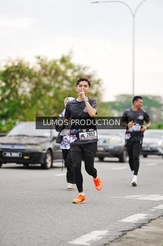 Runner Photo 2673024