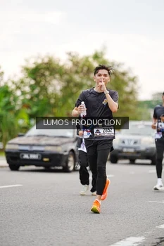 Runner Photo 2673035