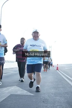 Runner Photo 2676755