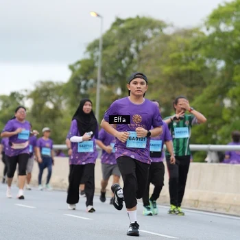 Runner Photo 2720977