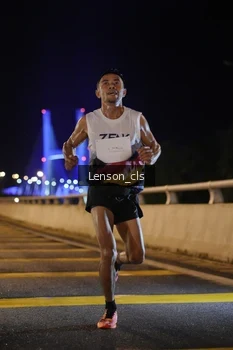 Runner Photo 2725279