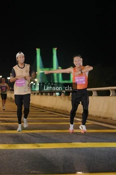 Runner Photo 2725420