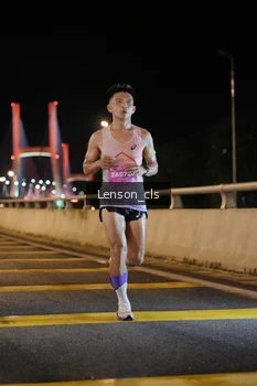 Runner Photo 2725551