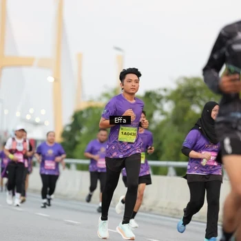 Runner Photo 2726813