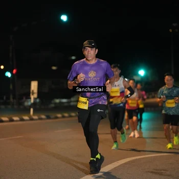 Runner Photo 2727400
