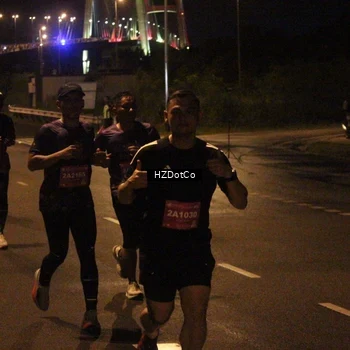 Runner Photo 2732510