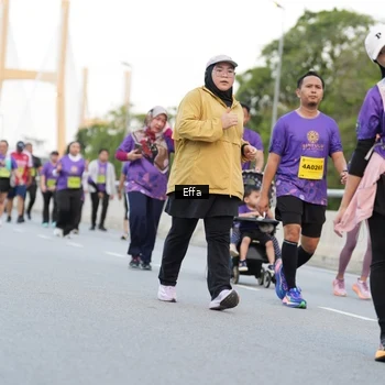 Runner Photo 2735035