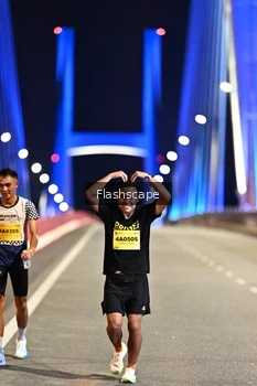Runner Photo 2739154