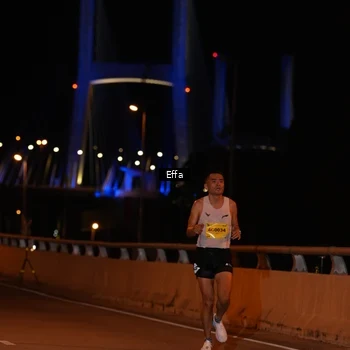 Runner Photo 2748564