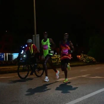 Runner Photo 2762612