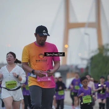 Runner Photo 2776421