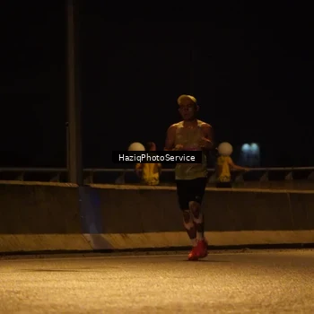 Runner Photo 2776424