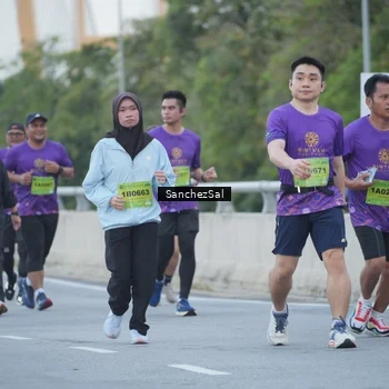 Runner Photo 2776810